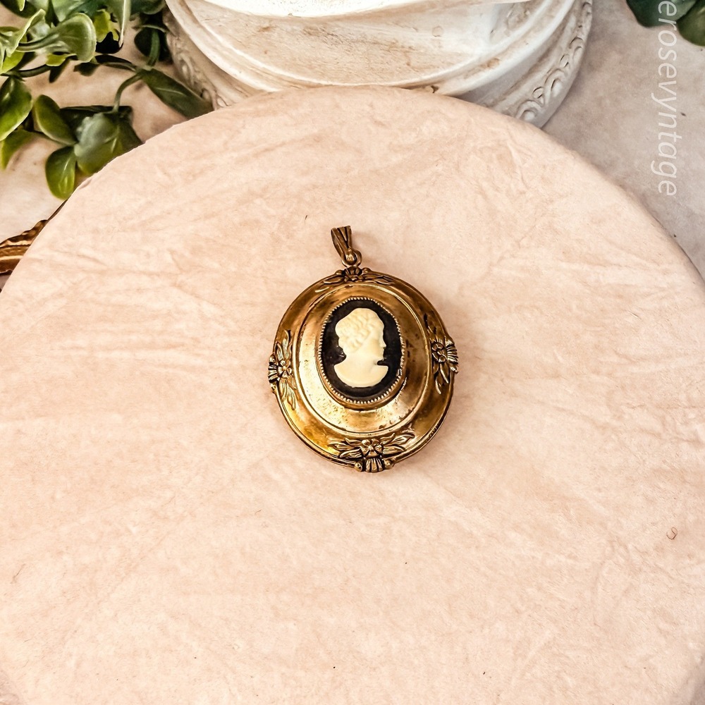 Coro Cameo Locket